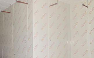 為什么看起來相似的集成墻板，價格差異這么大？